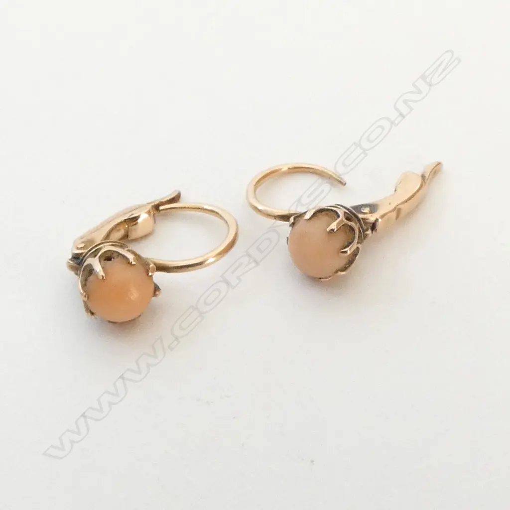PR 9ct or higher GOLD & CORAL EARRINGS - ONE NOT CLOSING 1.5gms Image 1++