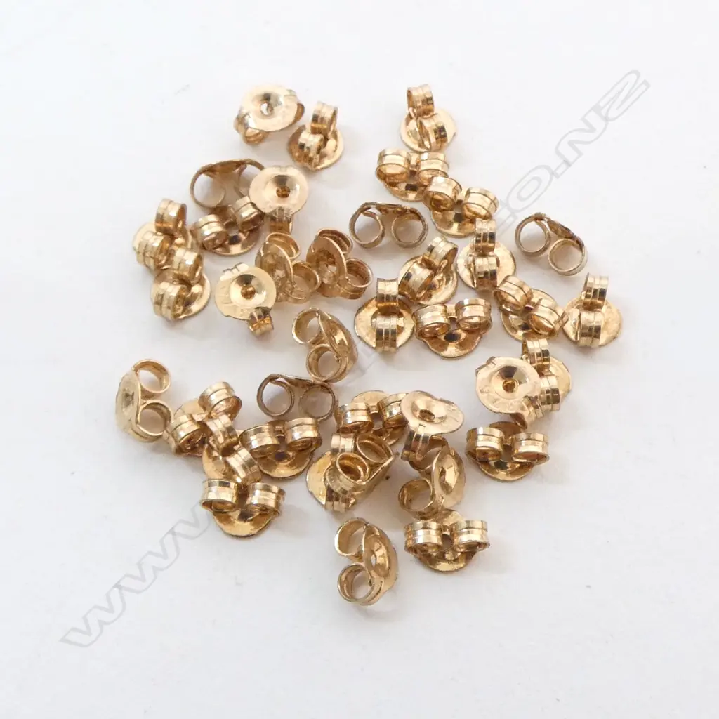 9ct Y/GOLD SCROLLS/FOR EARRINGS (19 PAIRS) 2.5 GMS Image 1++