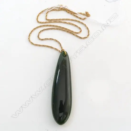 9ct ROPE TWIST CHAIN 46cm with LARGE POUNAMU PENDENT (7cm long) 3.4gms