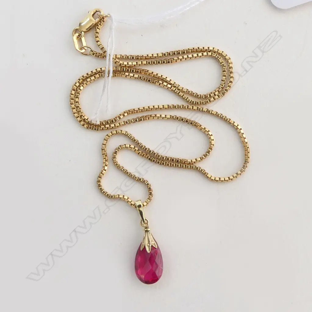 **RTV** 9ct Y/G BOX CHAIN 46cm long ( 4.4 GMS) & 14CT SYN RUBY TEAR DROP PENDENT 1.1 GMS Image 1++