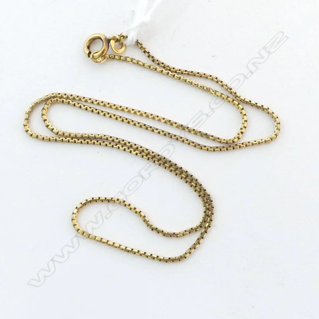 9ct YELLOW GOLD FINE BOX LINK NECK CHAIN L.370mm 2.5gms Image 1++