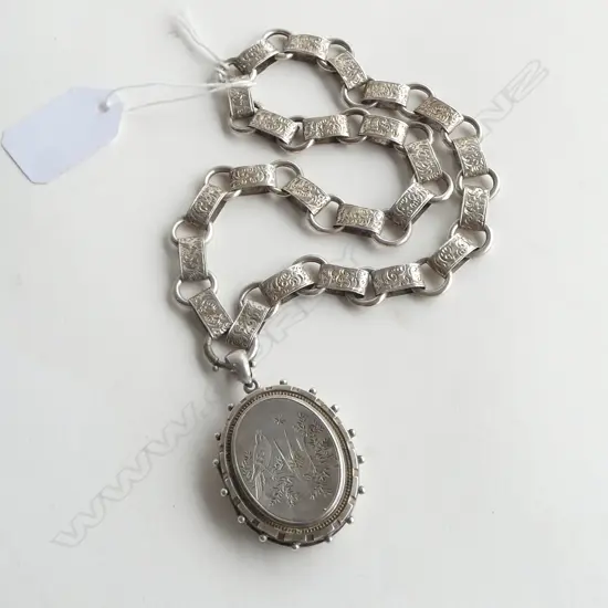 LATE VICTORIAN SILVER PENDANT NECKLACE mayoral chain type. Arts & Crafts engraving