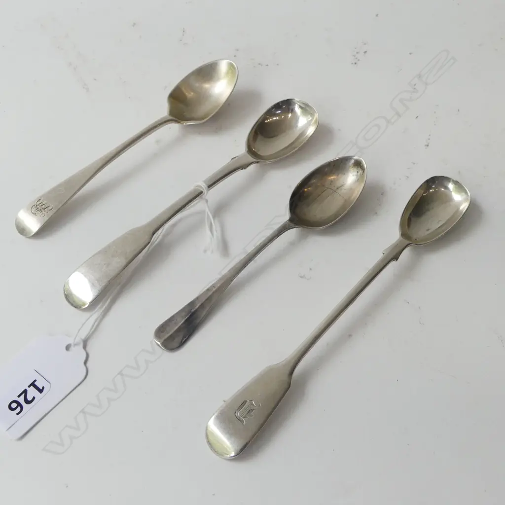 FOUR VICTORIAN SILVER TEASPOONS, 66gm Image 1++