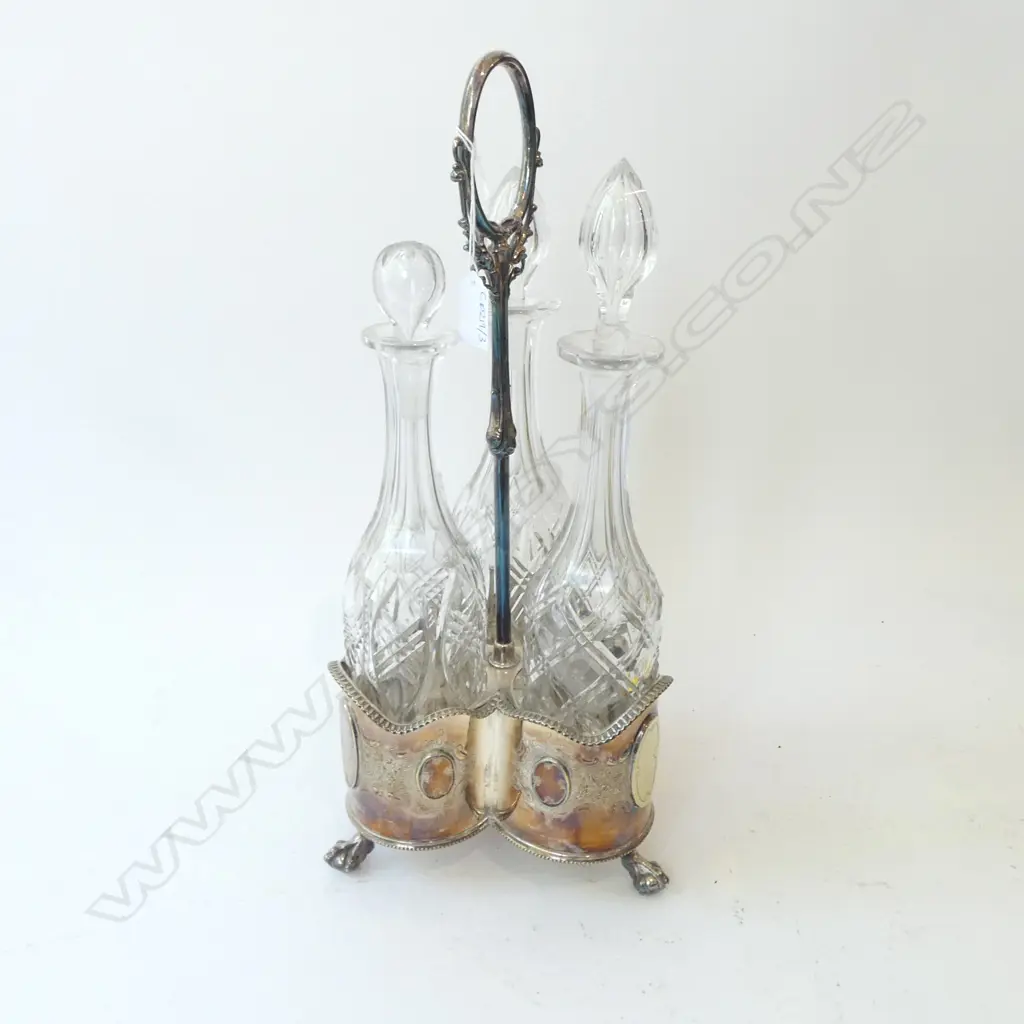 EP CRUET w. 3 CRYSTAL BOTTLES H.450mm Image 1++