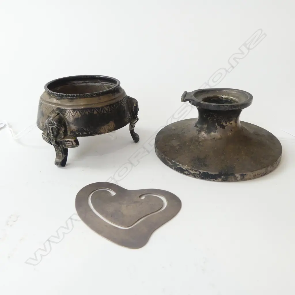 STG SILVER EGYPTIAN MOTIF SALT 54.1gms, STG INK WELL (FAULTS) & STG BOOK MARK HEART 7.5gms Image 1++