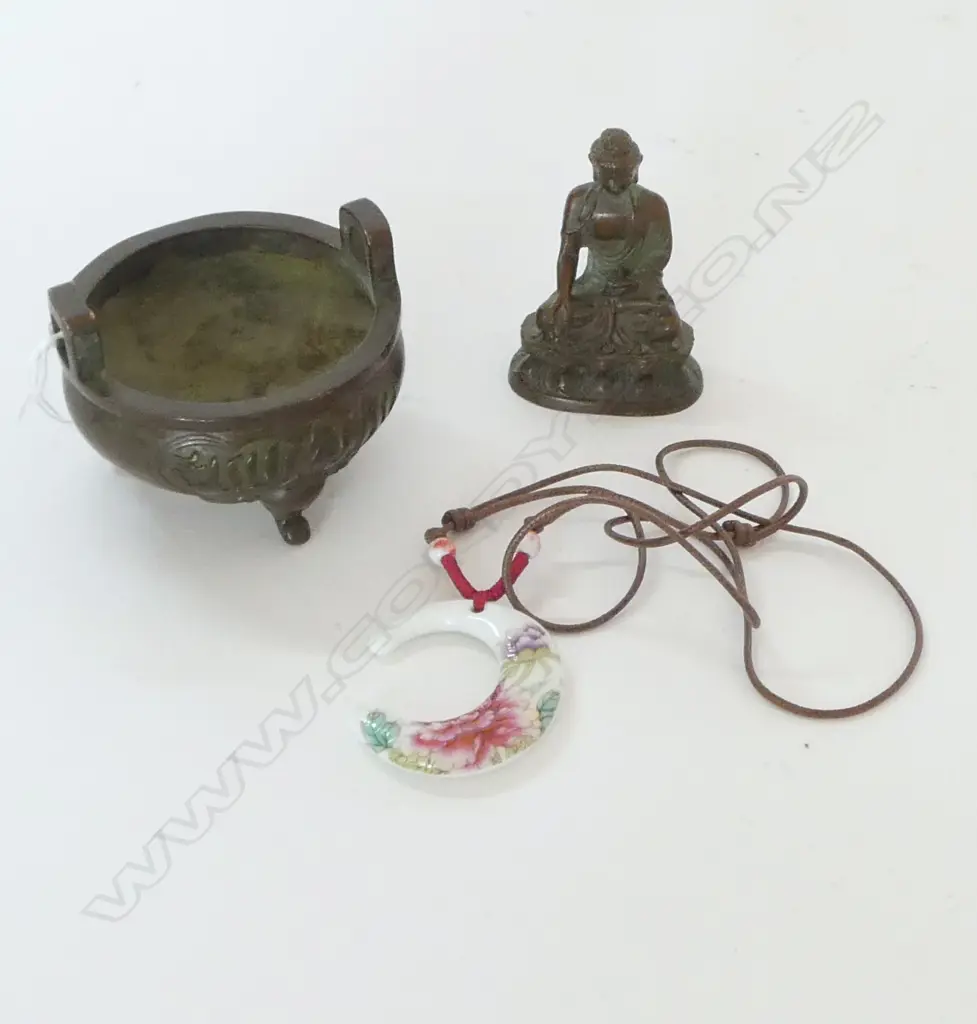 ORIENTAL BRONZE INCENSE BURNER 80mm dia & BUDDHA H.65mm + PENDANT NECKLACE Image 1++