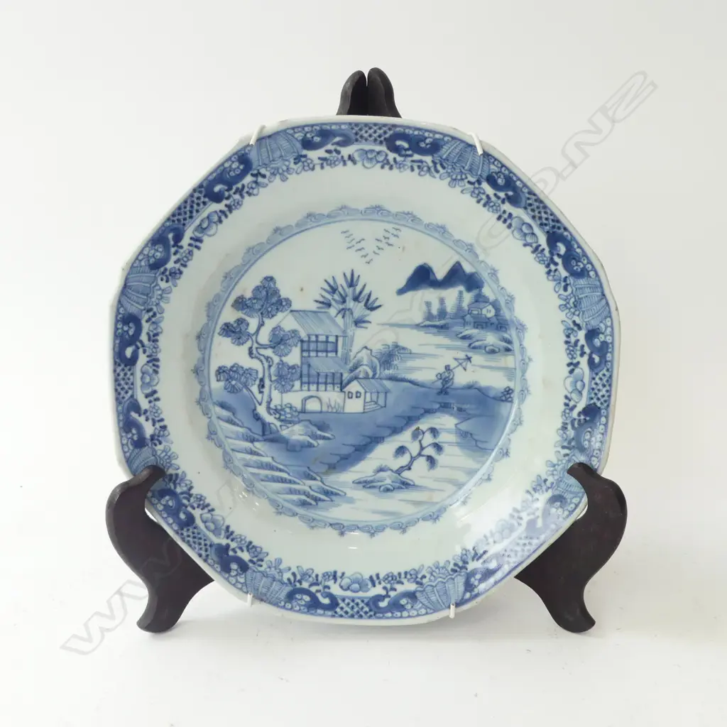 ANTIQUE CHINESE EXPORT B/W 8 SIDED PLATE 230mm dia Image 1++