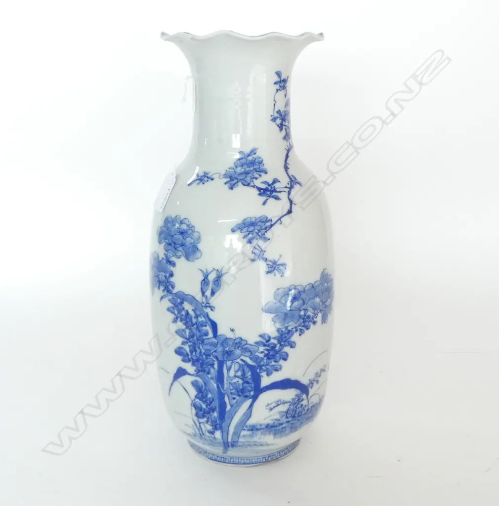 ORIENTAL B/W VASE H.370mm FAULTS Image 1++