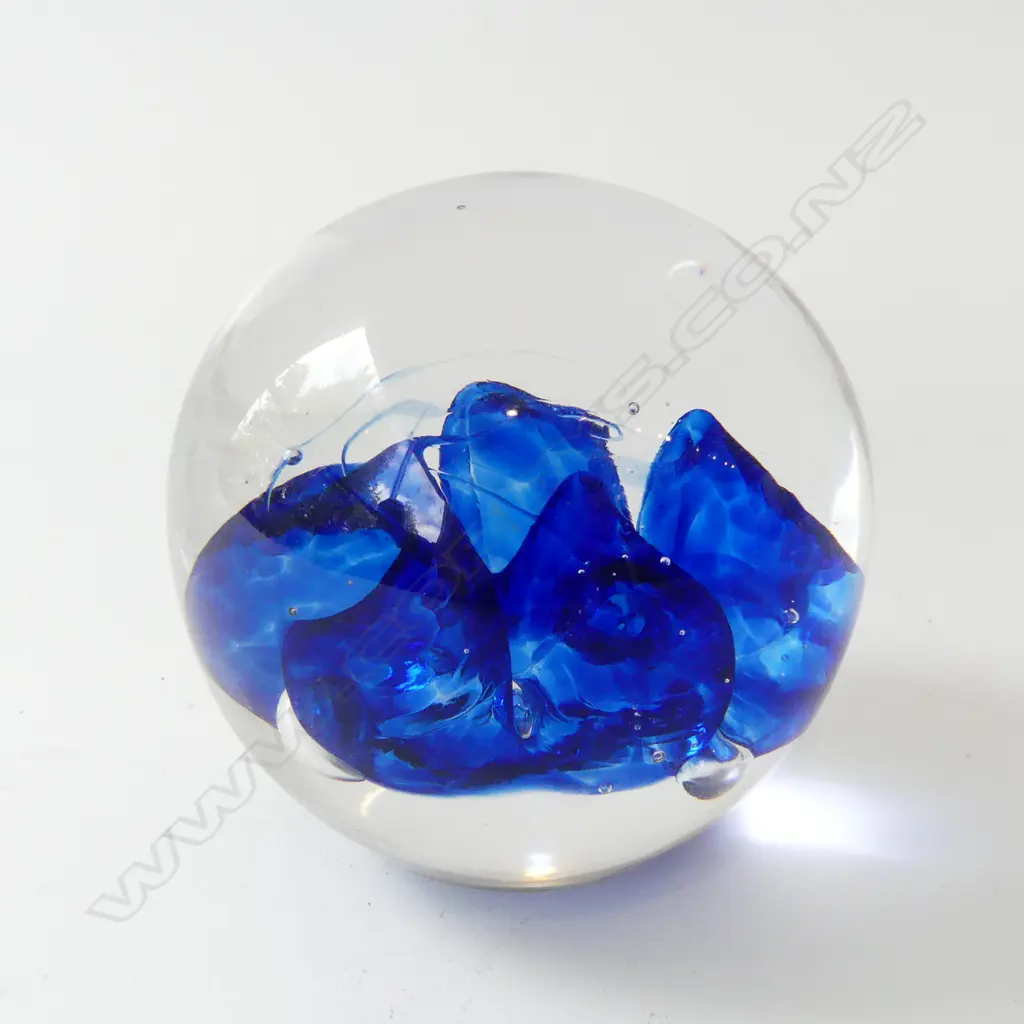 HOGLUND ART GLASS PAPERWEIGHT  Image 1++