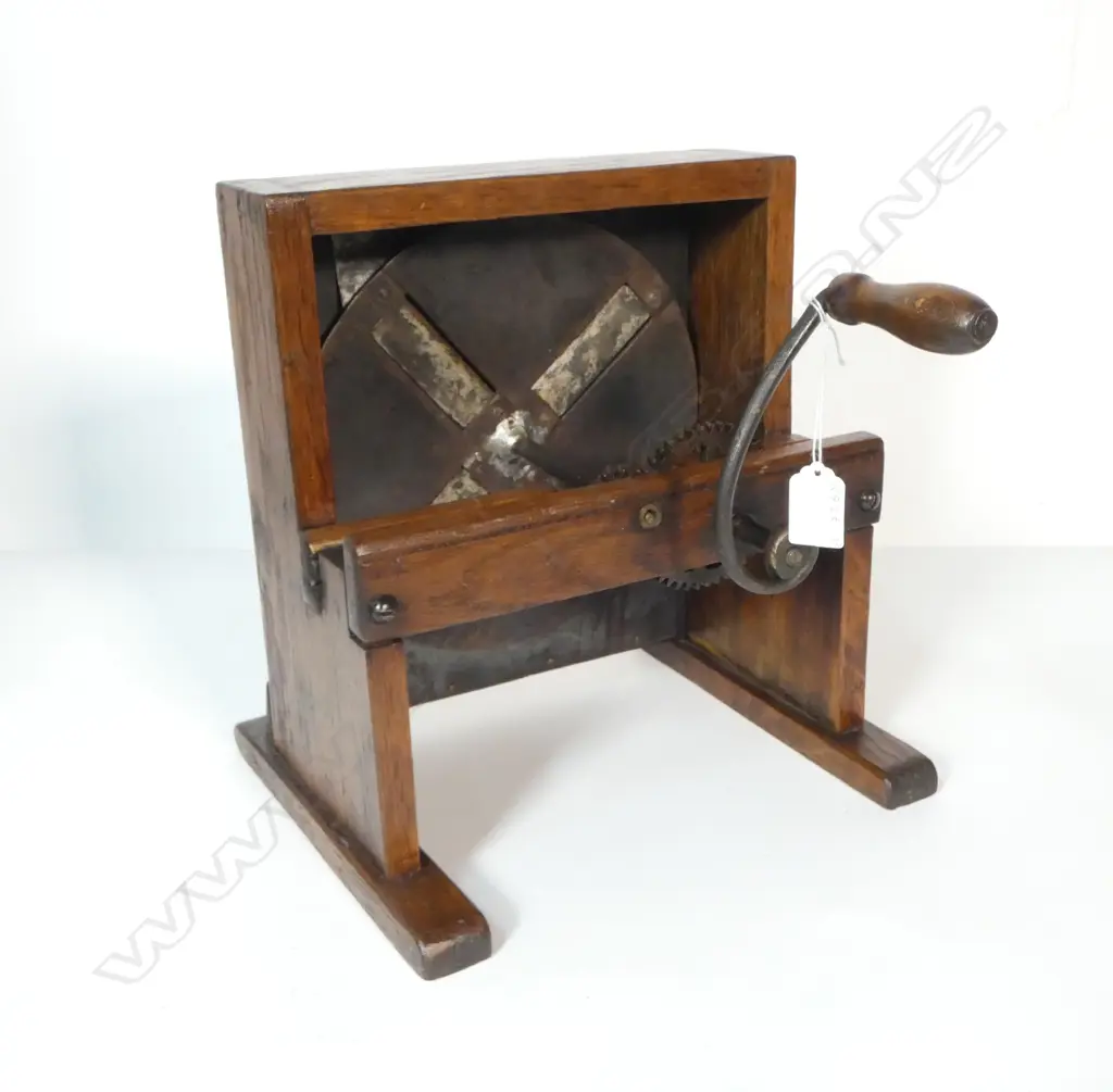 (1130) ANTIQUE WOOD & CAST IRON TABLE STANDING BEAN SLICER H.310mm Image 1++