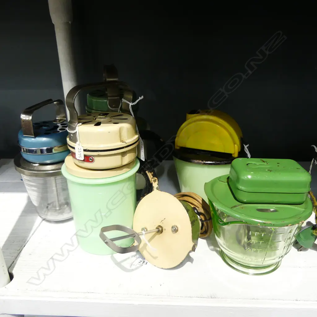 (3429,2385,2755,2375,2281,3000) 5 VARIOUS VINTAGE ELECTRONIC MIXERS + ONE TOP MISSING GLASS MEASURE Image 1++