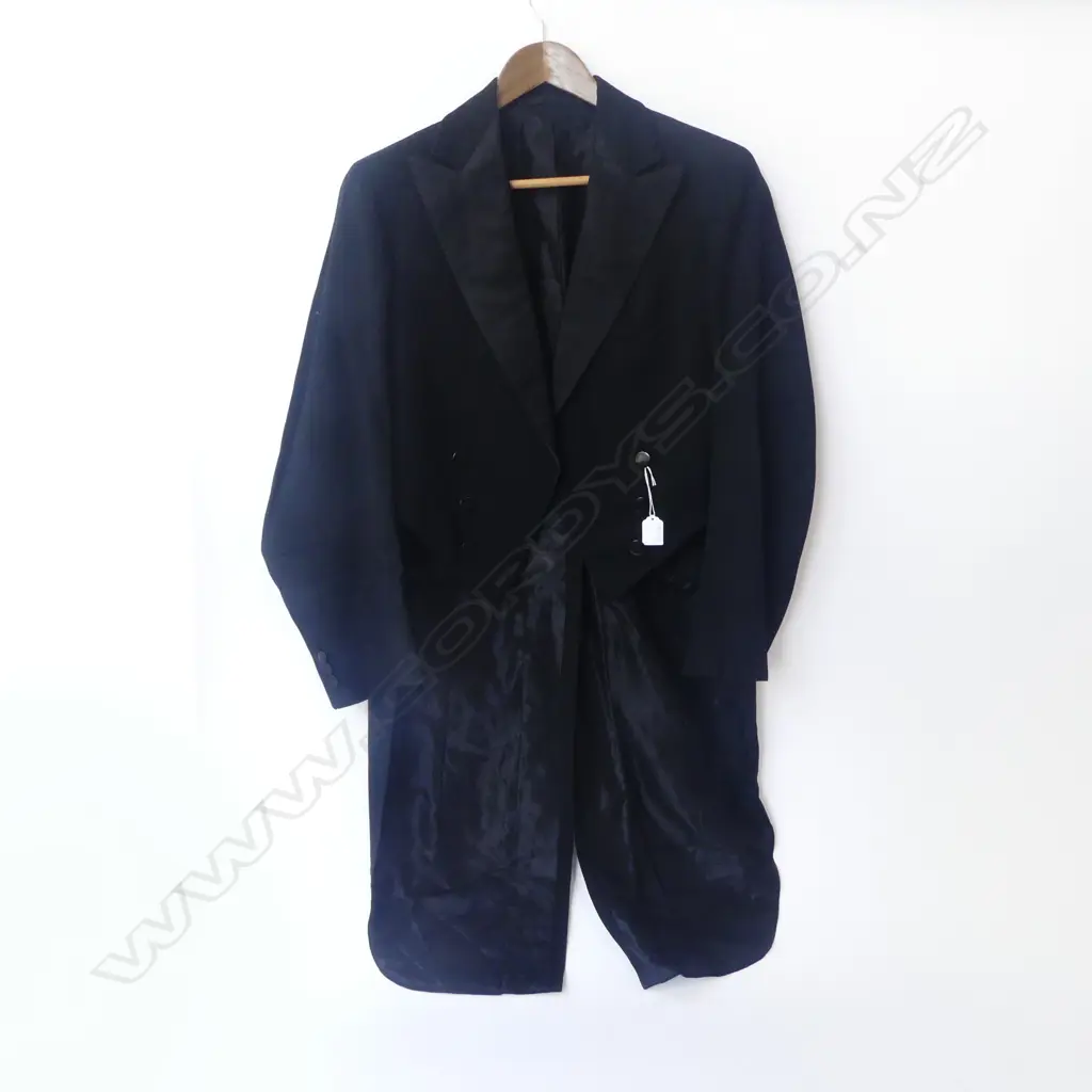VINTAGE TAILCOAT Image 1++
