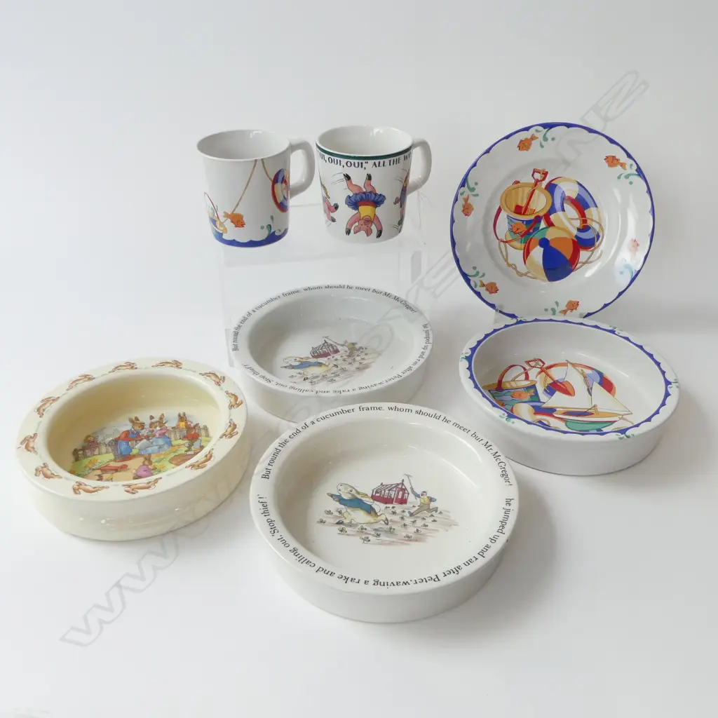 7 PCES CHILDRENS CHINA; 4 BOWLS, 2 TIFFANY & Co MUGS & PLATE Image 1++