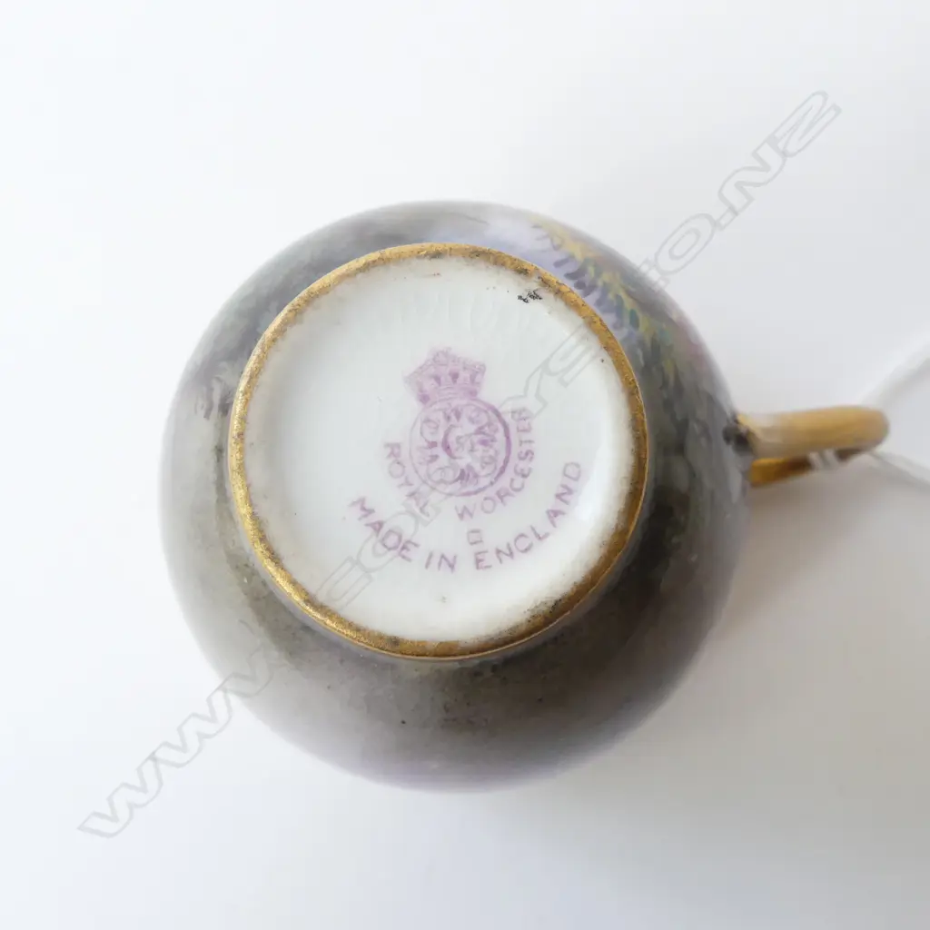ROYAL WORCESTER HAND PAINTED TEACUP & SAUCE; SIGNED AUSTIN H.50mm Image 1++