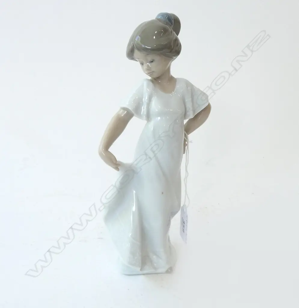 NAO FIGURINE H.220mm Image 1++