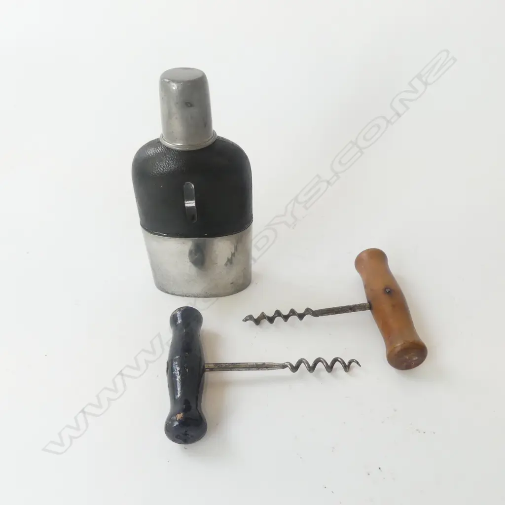 ANTIQUE J. DIXON SHEFFIELD LEATHER CASED HIPFLASK 1/4PT, 2 CORKSCREWS & MEASURE  Image 1++