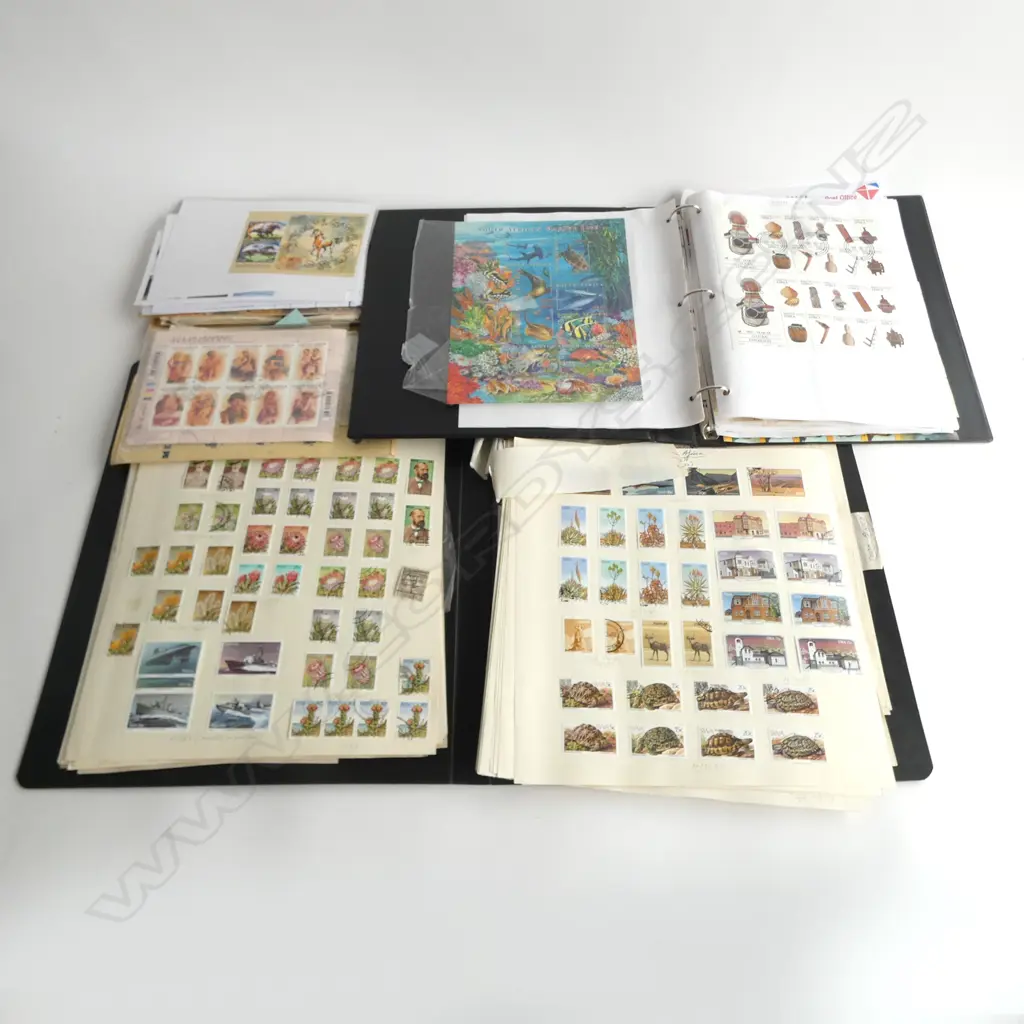 LGE SOUTH AFRICAN mainly 1980's/1990's STAMP COLLECTION in folder + album + packets Image 1++