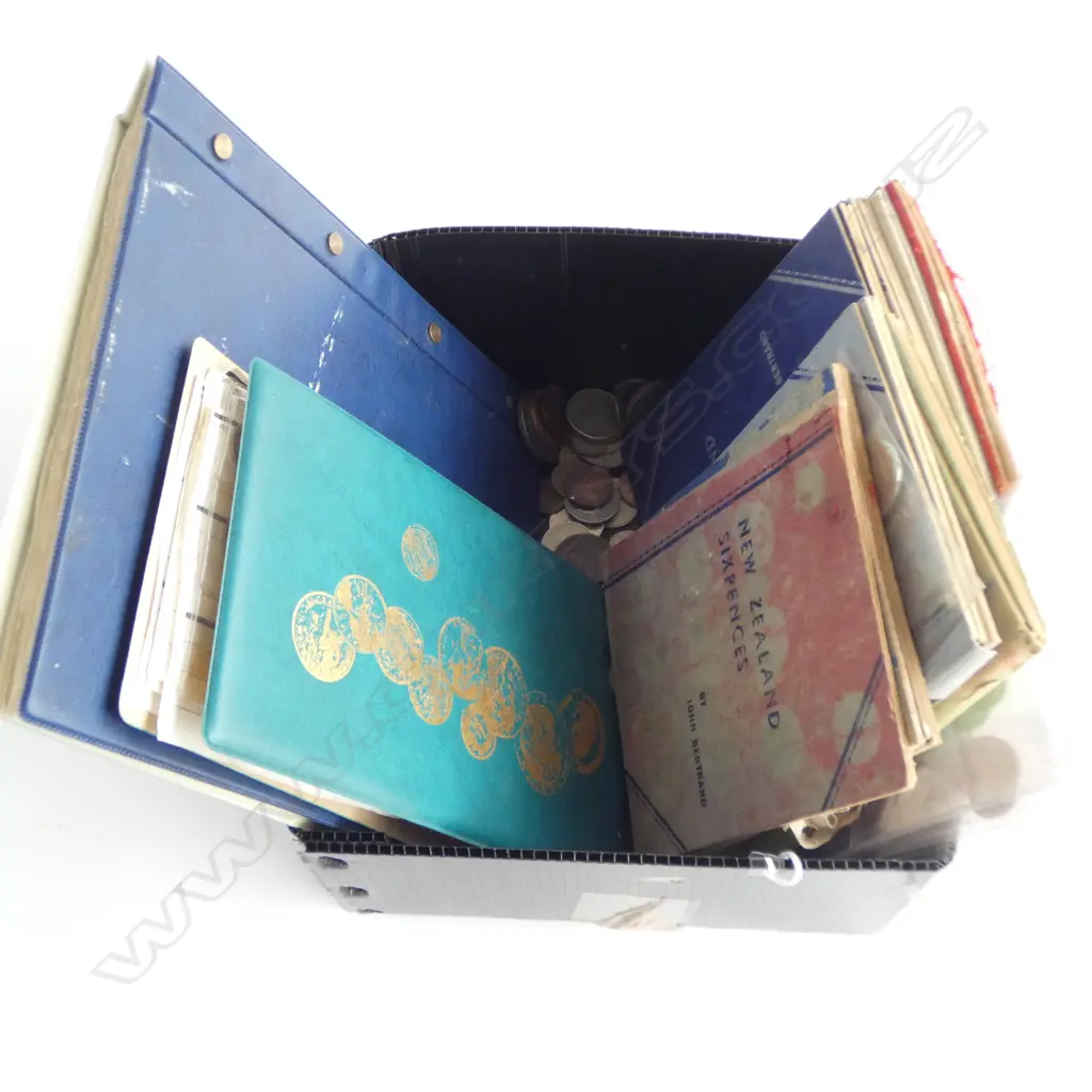 COIN COLLECTION IN MULTIPLE ALBUMS VINTAGE NZ ETC Image 1++