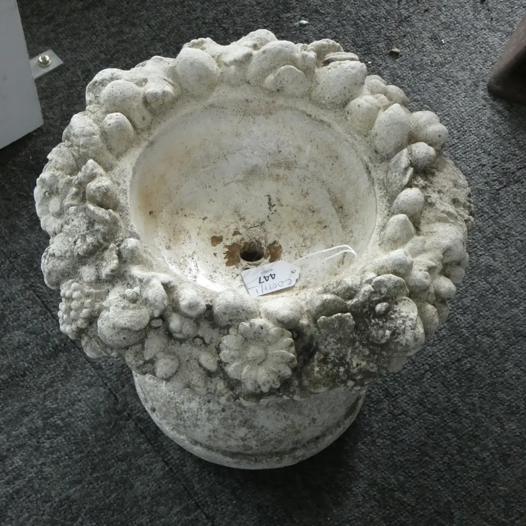 CONCRETE PLANTER 280mm dia Image 1++