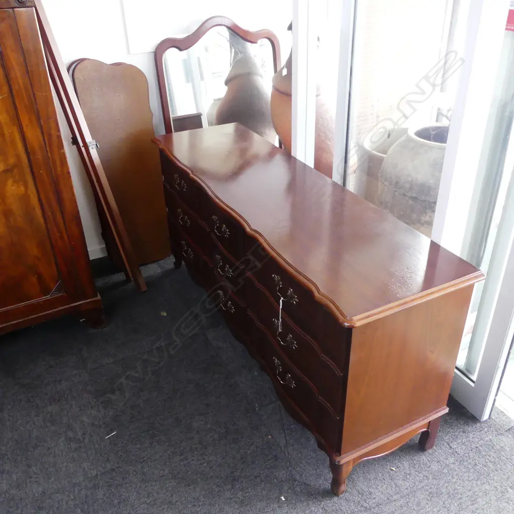 9 DRAWER MAHOGANY LOWBOY W. 3 FOLD MIRROR 1530x440x710mm Image 1++