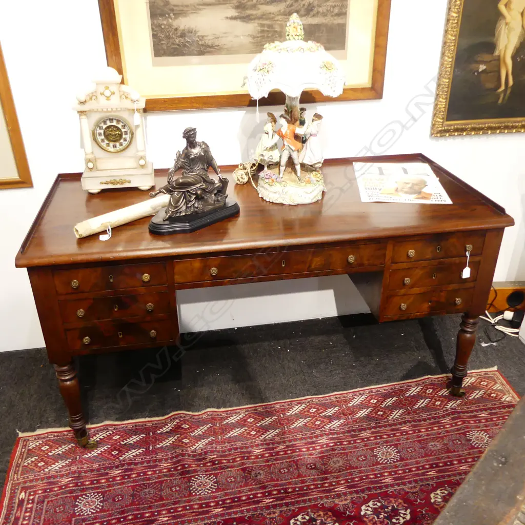 WM IV / REGENCY MAHOGANY GENTLEMAN'S DESK 1460 x 665 x 785mm Image 1++