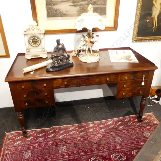 WM IV / REGENCY MAHOGANY GENTLEMAN'S DESK 1460 x 665 x 785mm