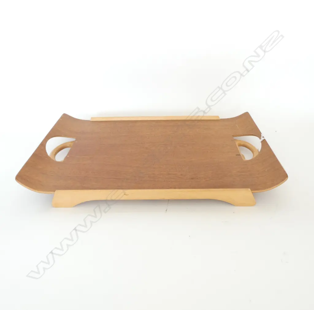 VINTAGE WOODEN DINNER TRAY 'THE CENTURION' W.595mm Image 1++