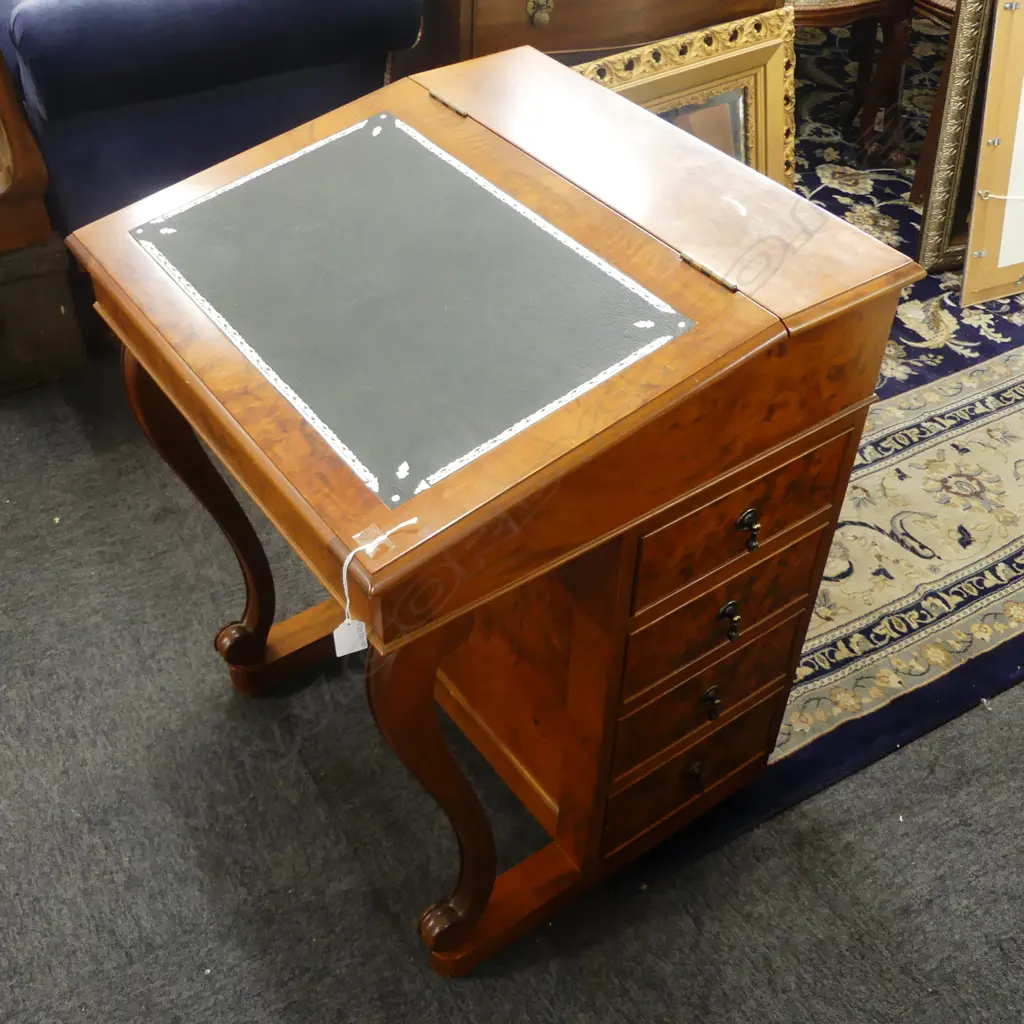 MODERN DAVENPORT Image 1++