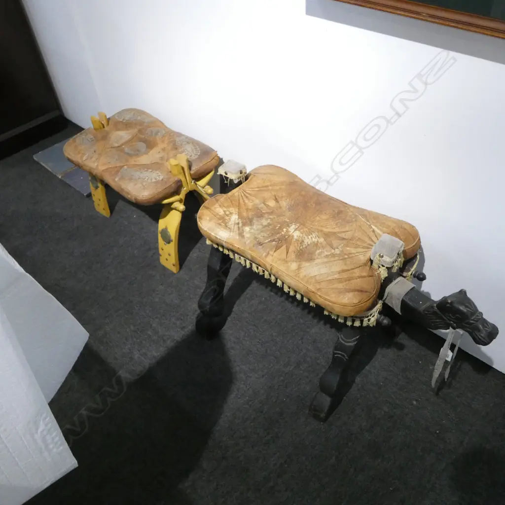 2 CAMEL STOOLS L.800mm Image 1++
