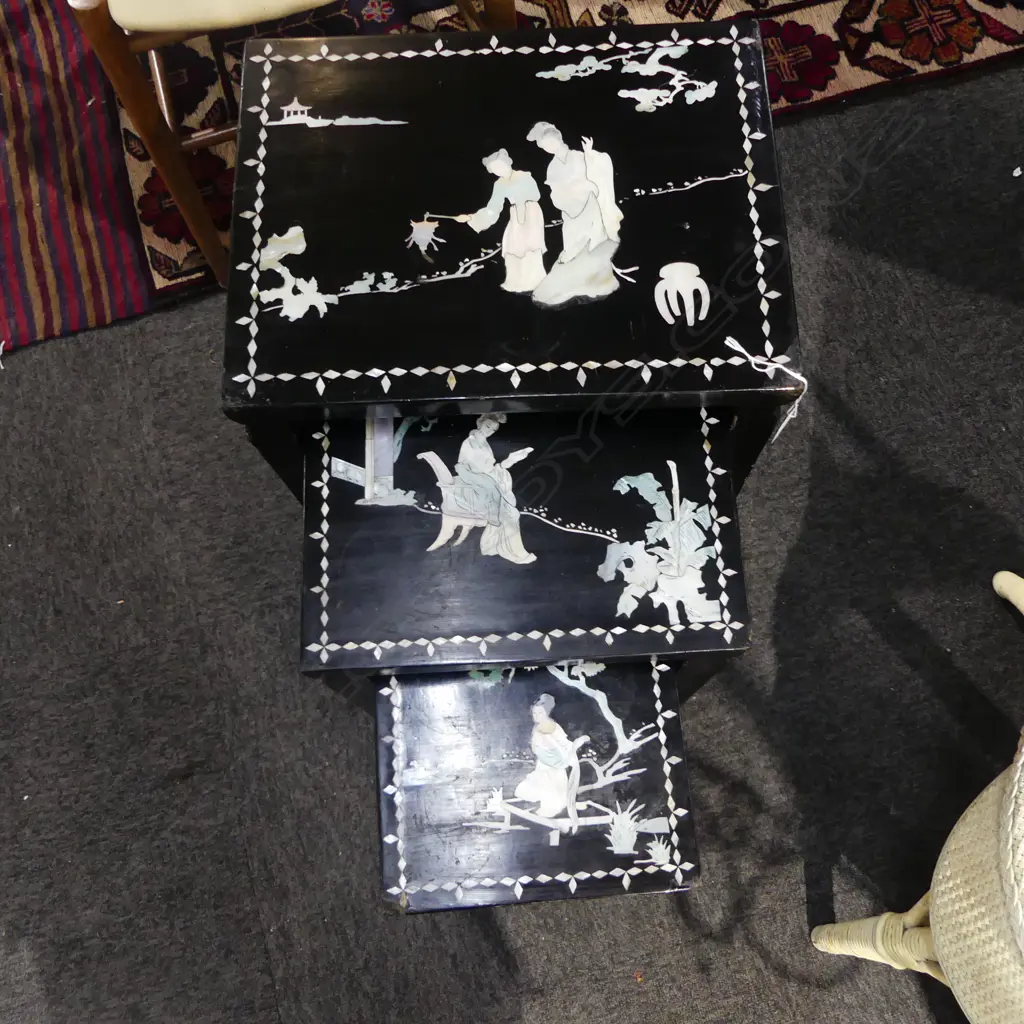 3 ORIENTAL NESTING TABLES 390x300x605mm Image 1++