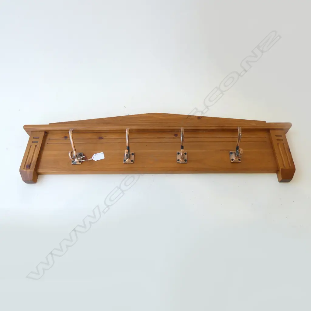 COAT RACK ON WOODEN MOUNT 4 HOOKS Image 1++