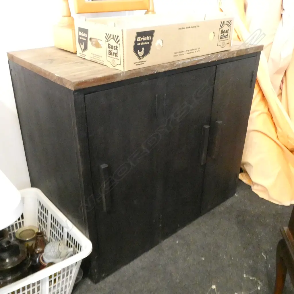 LG WOODEN CABINET 1040x610x915mm Image 1++