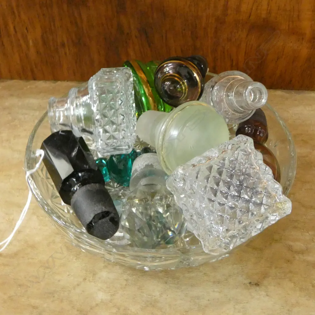 ASST. DECANTER STOPPERS Image 1++