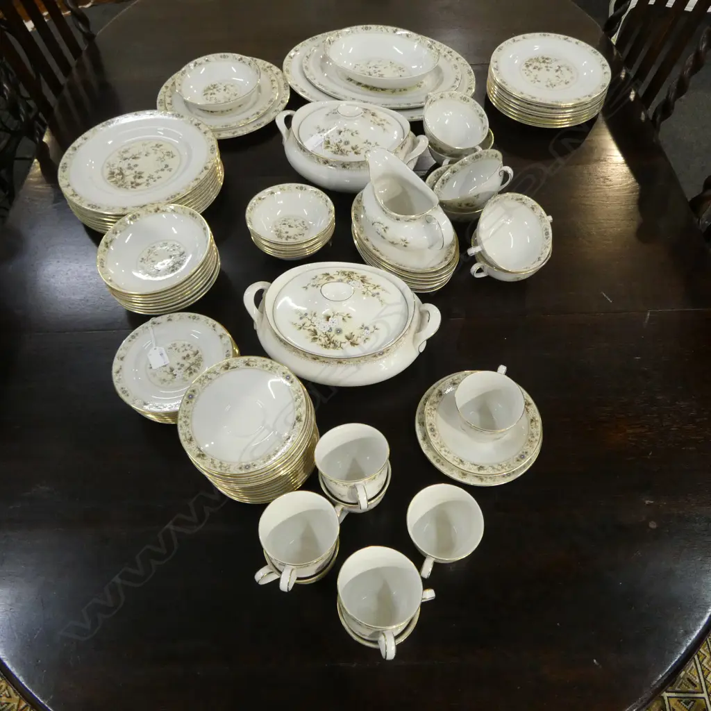 ROYAL DOULTON 'MANDALAY' PART DINNER SERVICE Image 1++