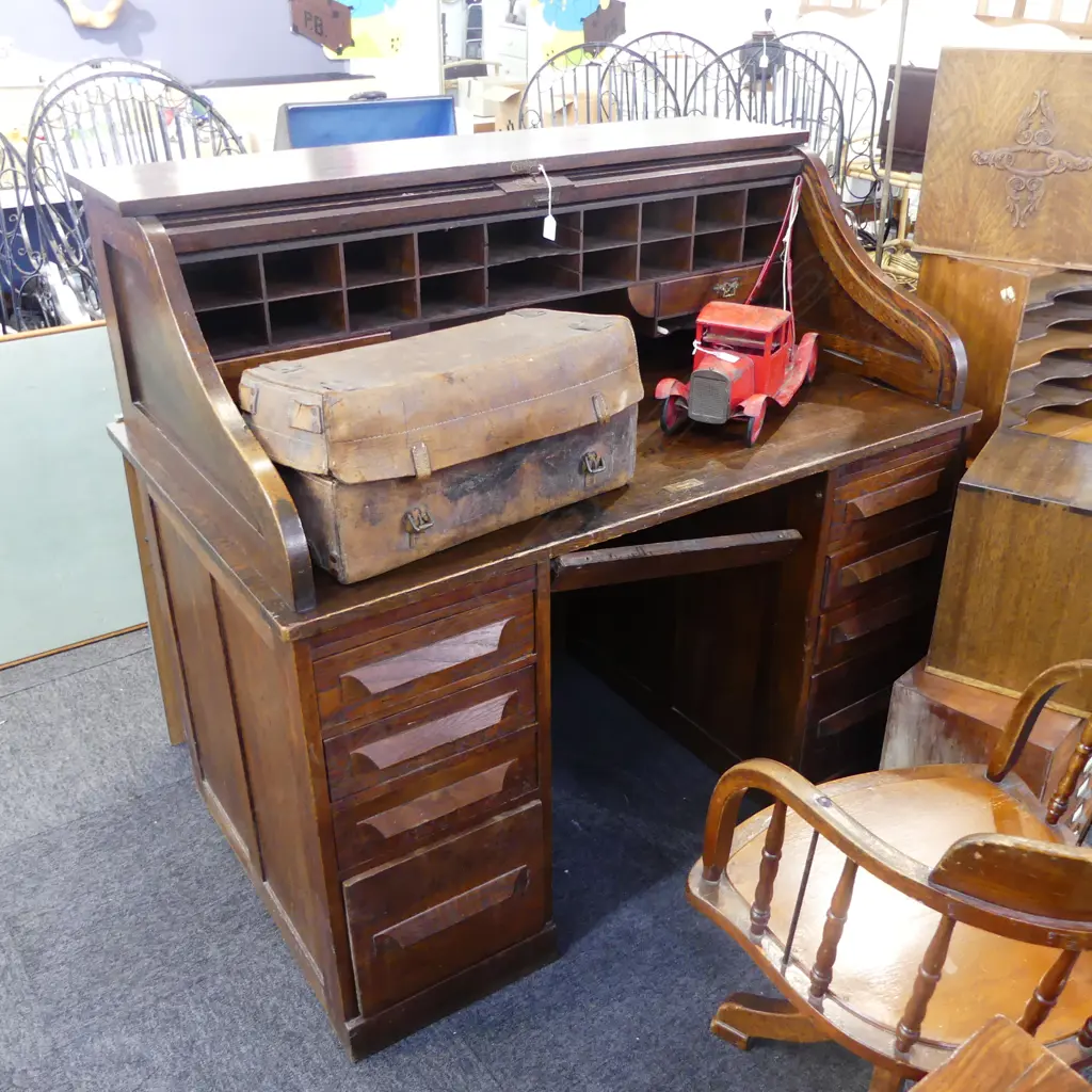 OAK CUTLER ROLL TOP DESK FAULTS1275x780x1160mm Image 1++