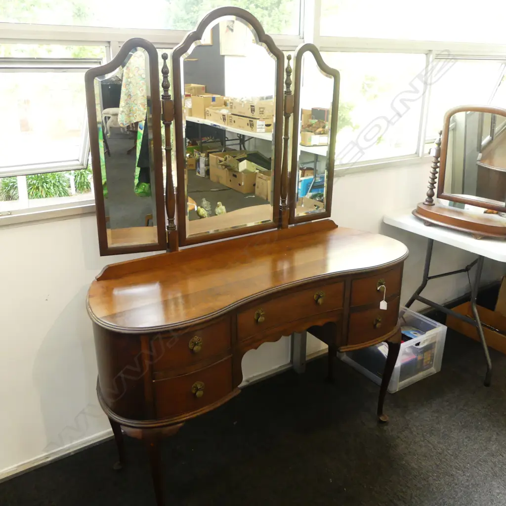 5 DRAWER 3 FOLD MIRROR BACK DRESSING TABLE 1250x450x1510mm Image 1++