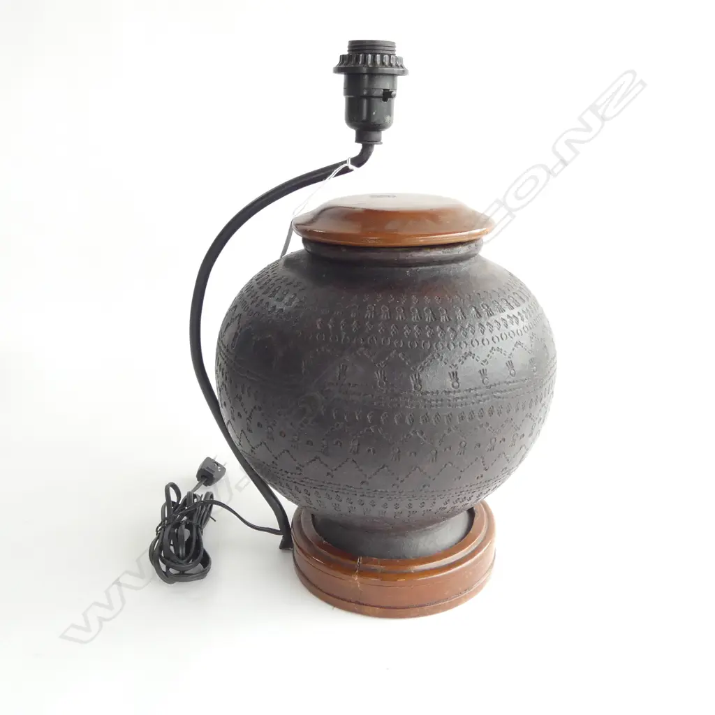 OLD KALIMGA STORAGE JAR CONVERTED TABLE LAMP, PHILLIPINES H.430mm Image 1++