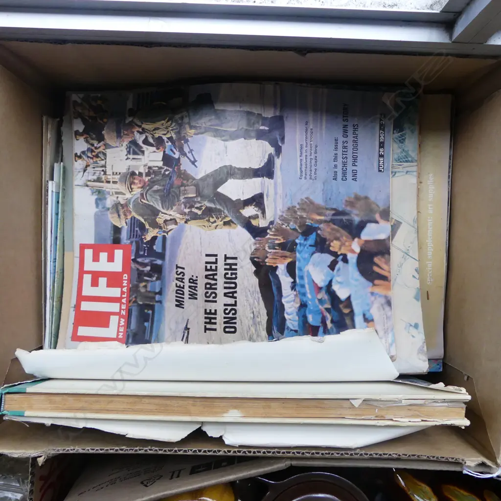 ASST. BOOKS & MAGAZINES; NZ ART INTEREST ETC Image 1++