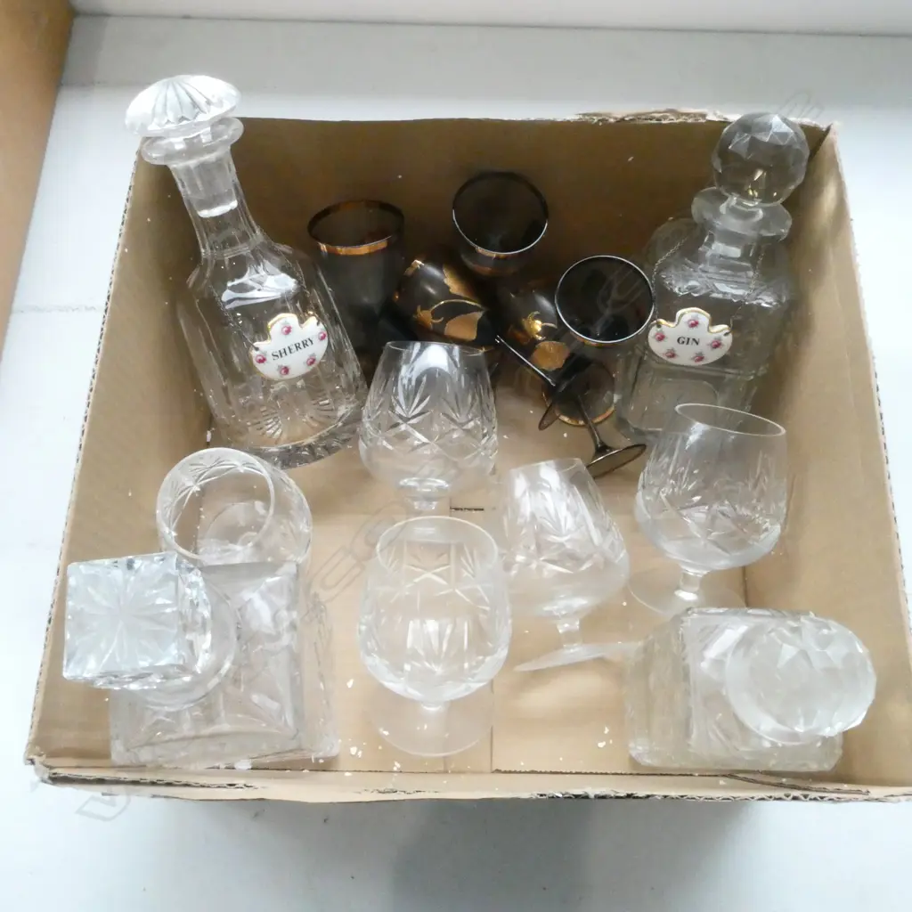 4 CRYSTAL DECANTERS + ASST. GLASSES Image 1++