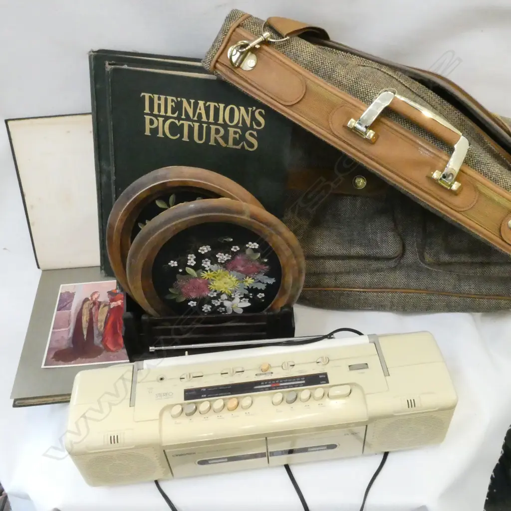 VINTAGE CYPERX RADIO, ADOLFO TRAVEL BAG, 2 ORIG. WORKS BY MARGARET BAINES, 3 VOLS. THE NATION'S PICTURES, etc Image 1++