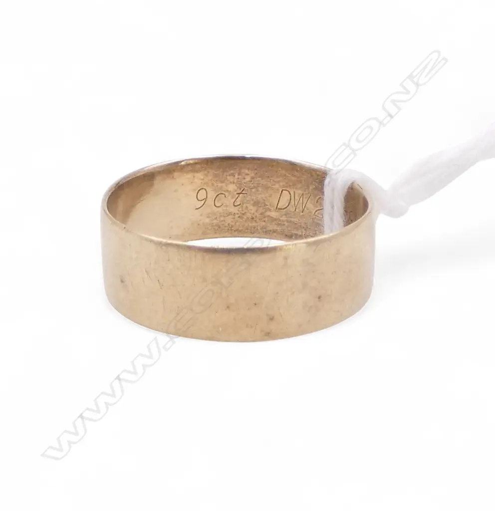 9ct GOLD WIDE BAND RING 3.6gms SIZE T Image 1++