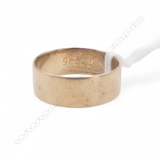 9ct GOLD WIDE BAND RING 3.6gms SIZE T