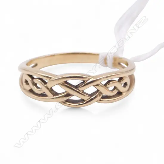 9ct GOLD CELTIC KNOT BAND RING 3.5gms SIZE Y