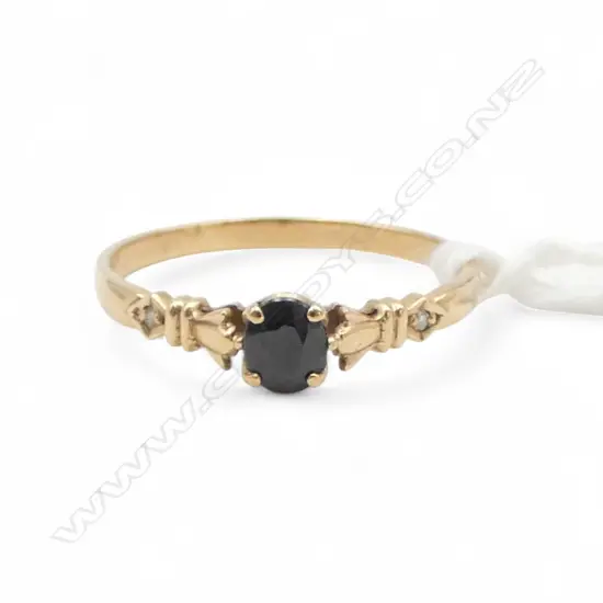 9ct GOLD & SAPPHIRE RING 1.6gms SIZE T1/2