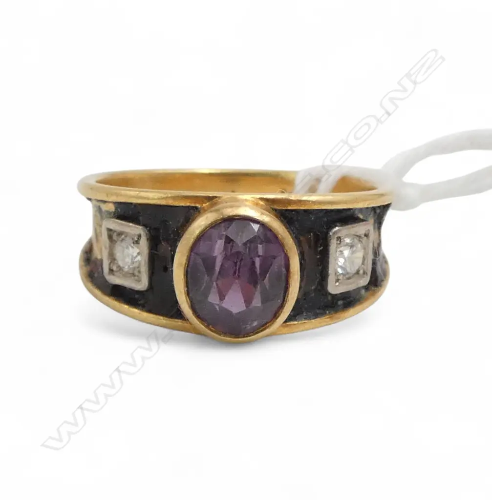 18ct GOLD AMETHYST & 2 DIAMOND RING THE RECCESSED ENAMEL FAULTED 4.68gms SIZE N1/2 Image 1++