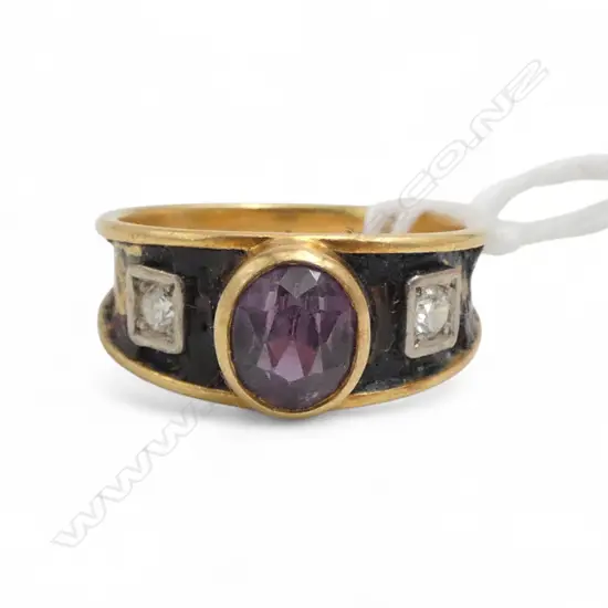 18ct GOLD AMETHYST & 2 DIAMOND RING THE RECCESSED ENAMEL FAULTED 4.68gms SIZE N1/2
