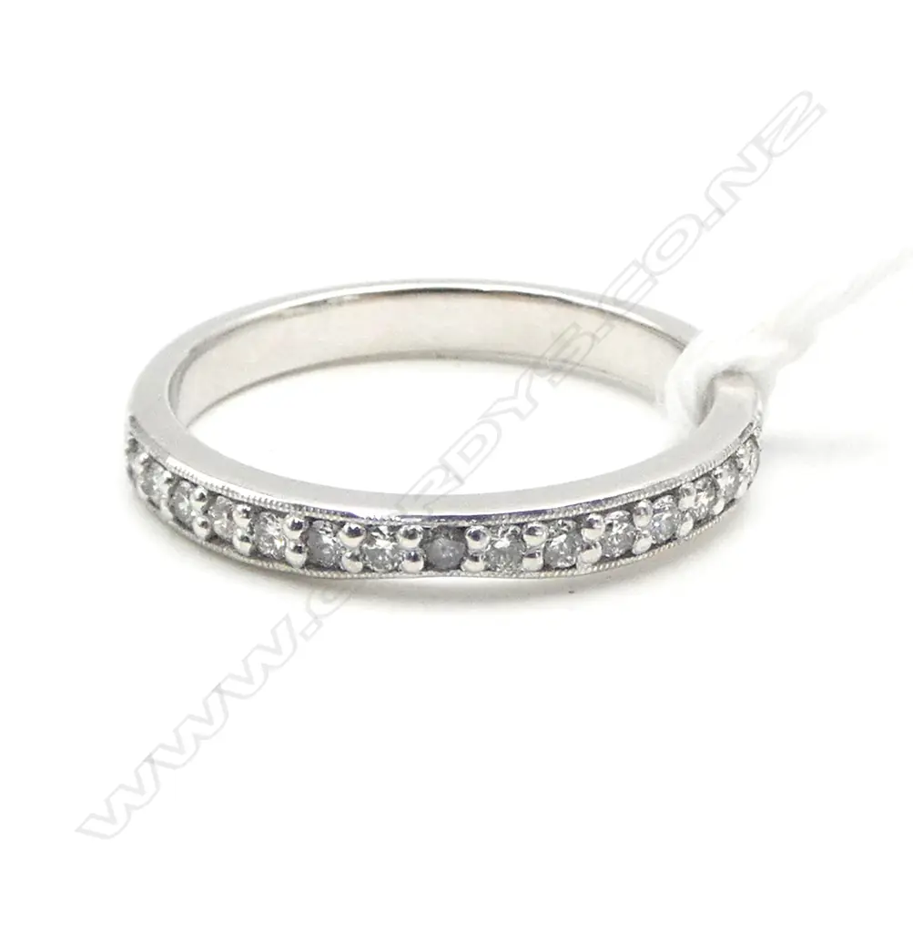 9CT WHITE GOLD AND DIAMOND BAND SIZE O½ Image 1++