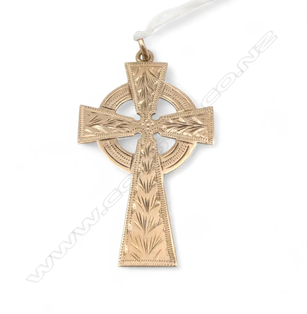 VINTAGE 9ct GOLD CELTIC CROSS PENDANT engraved 2.9gms 40x25mm Image 1++