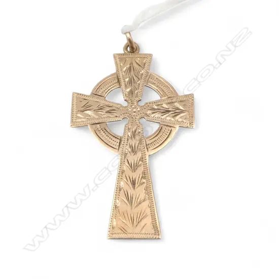 VINTAGE 9ct GOLD CELTIC CROSS PENDANT engraved 2.9gms 40x25mm