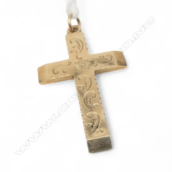 9ct GOLD CROSS engraved CROSS PENDANT scroll engraved  3.45gms